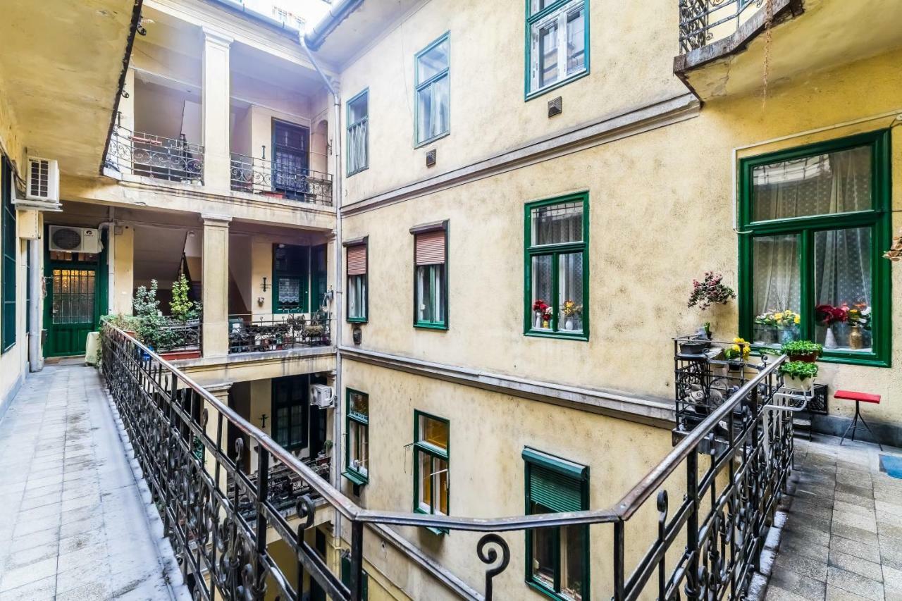 Bpr Colorlib Art Apartment Budapest Luaran gambar