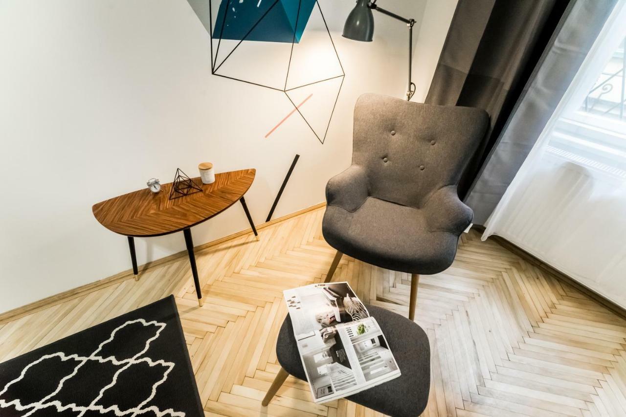 Bpr Colorlib Art Apartment Budapest Luaran gambar