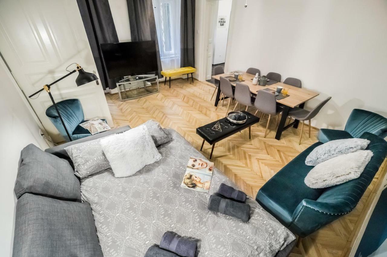 Bpr Colorlib Art Apartment Budapest Luaran gambar