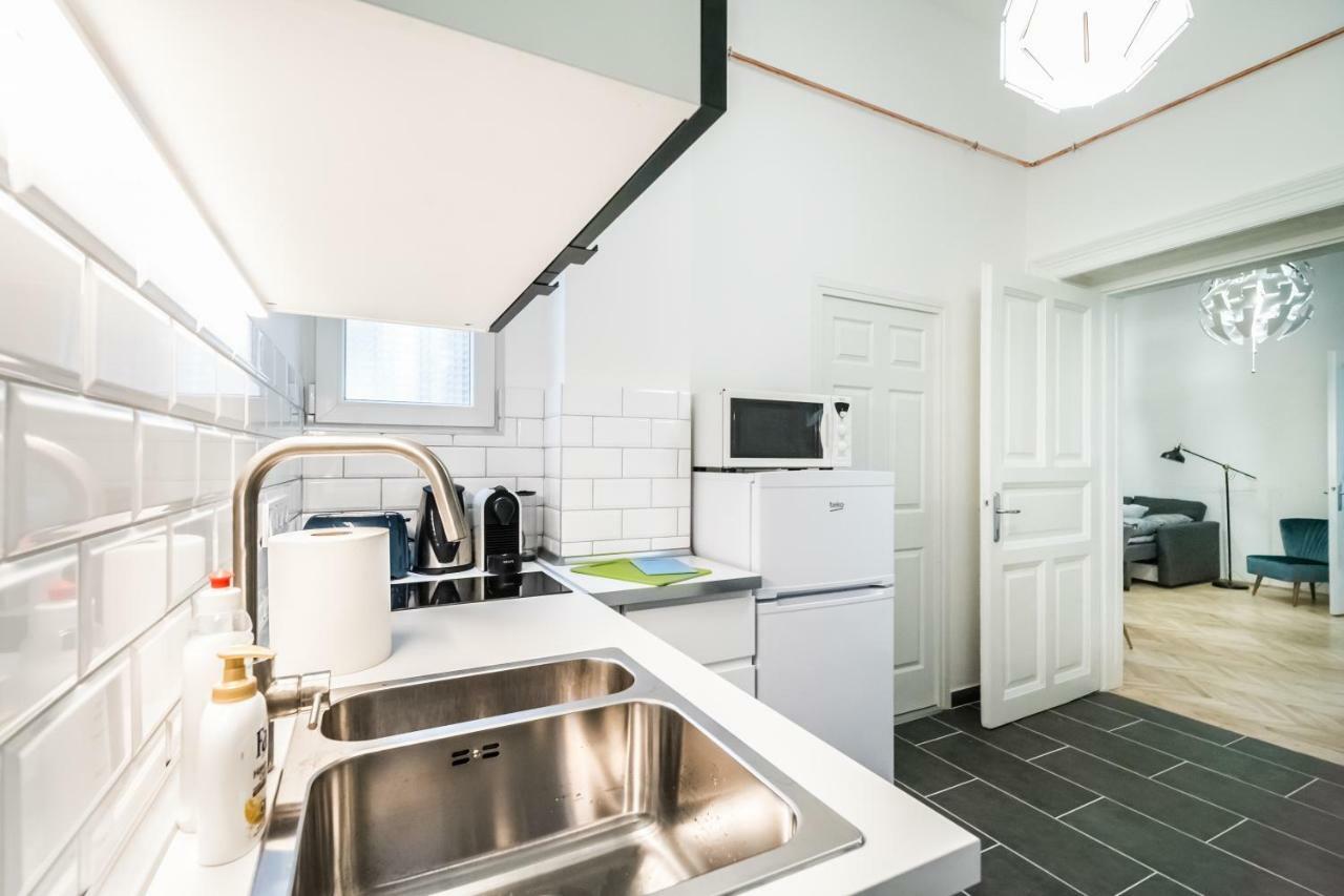 Bpr Colorlib Art Apartment Budapest Luaran gambar