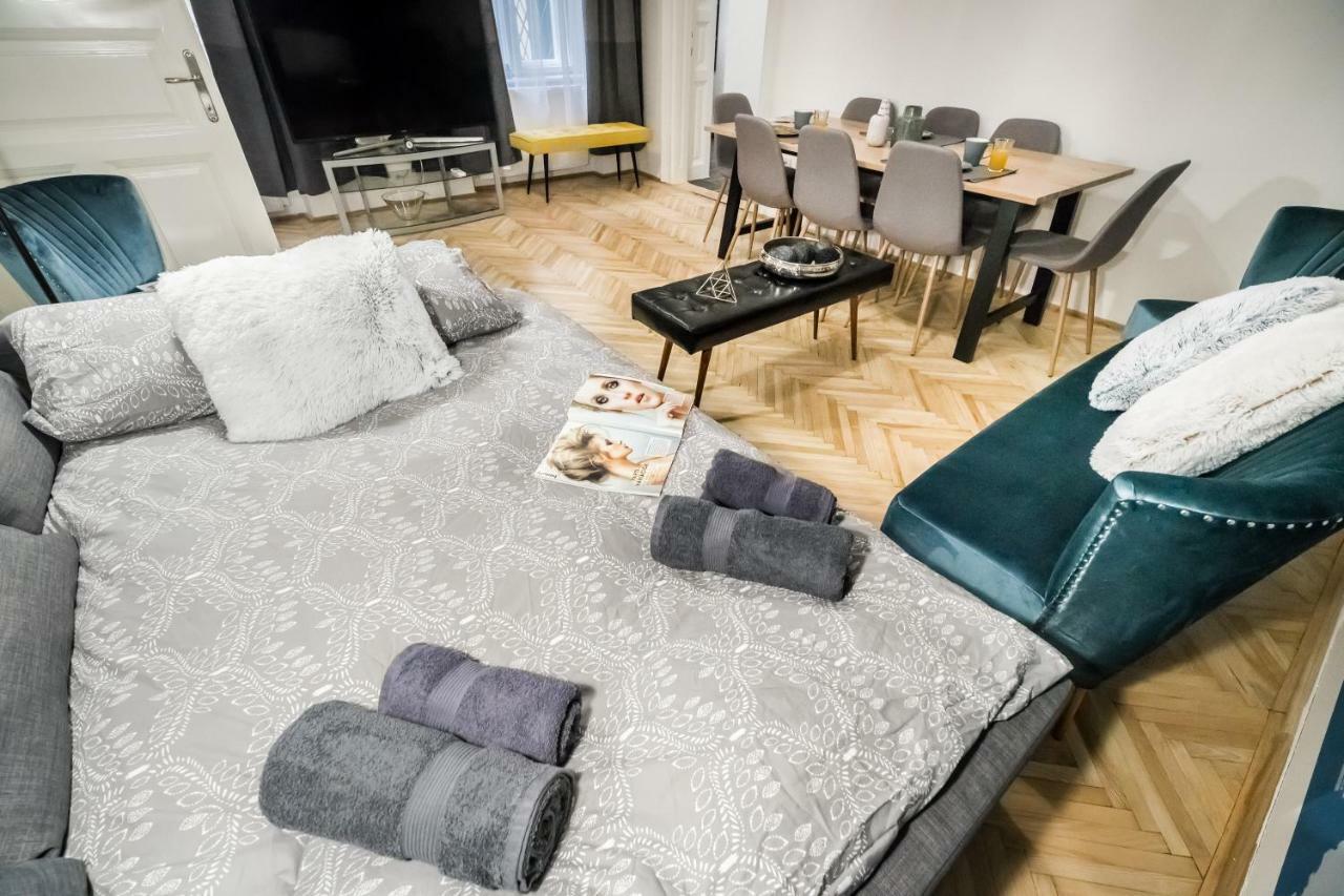 Bpr Colorlib Art Apartment Budapest Luaran gambar