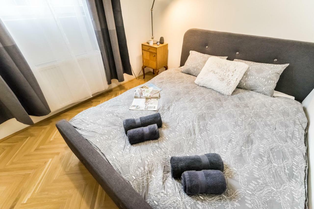 Bpr Colorlib Art Apartment Budapest Luaran gambar